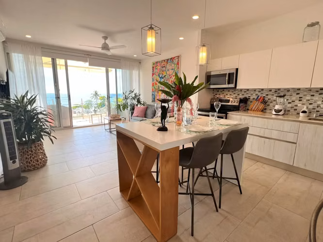 Impresionante apartamento de 2 dormitorios con vista al mar en venta en Sunset Blvd, Jaco Playa - Imagen 3