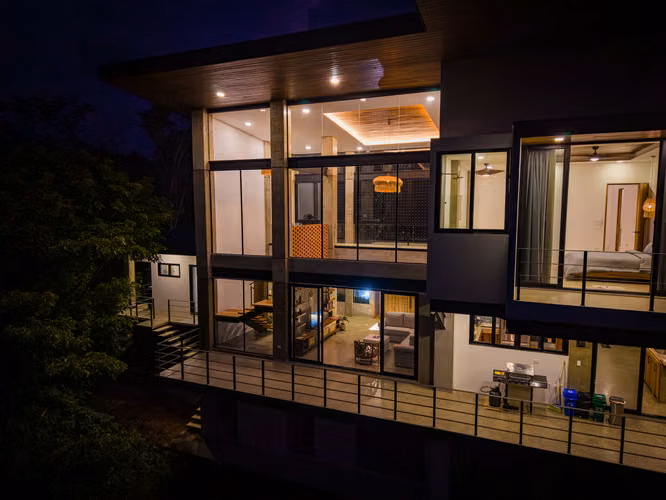 Nuevo oasis de lujo con vista al mar en Bahía Ballena, Costa Rica: 5 habitaciones, piscina infinita y vistas al atardecer. - Imagen 17