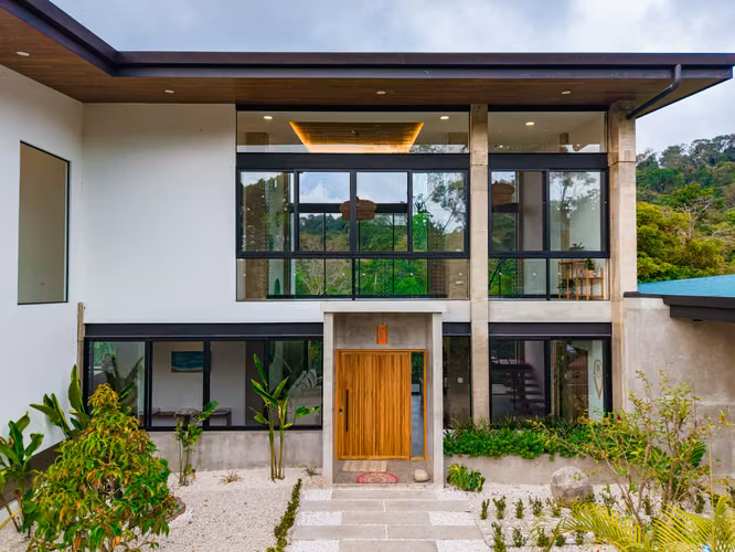 Nuevo oasis de lujo con vista al mar en Bahía Ballena, Costa Rica: 5 habitaciones, piscina infinita y vistas al atardecer. - Imagen 2