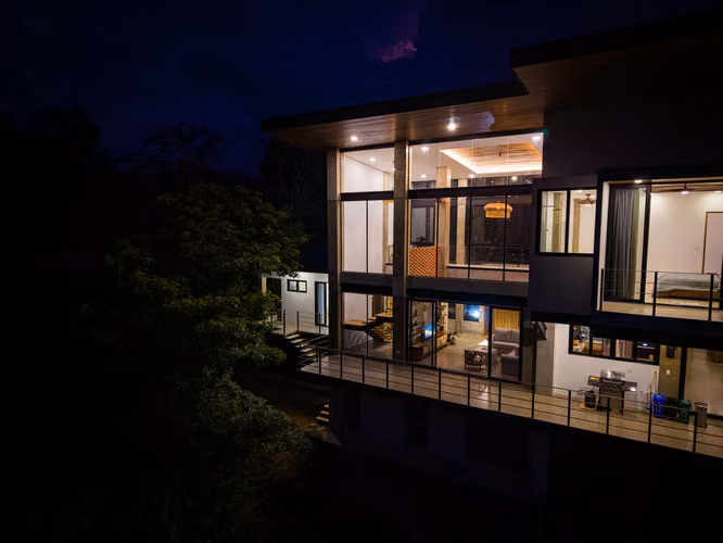 Nuevo oasis de lujo con vista al mar en Bahía Ballena, Costa Rica: 5 habitaciones, piscina infinita y vistas al atardecer. - Imagen 16