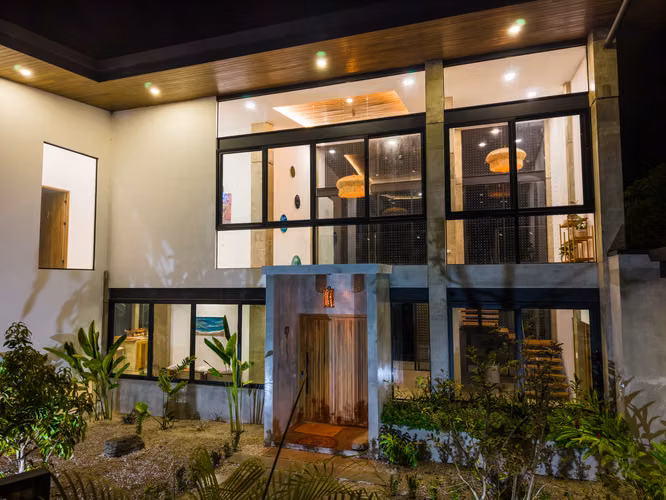 Nuevo oasis de lujo con vista al mar en Bahía Ballena, Costa Rica: 5 habitaciones, piscina infinita y vistas al atardecer. - Imagen 12