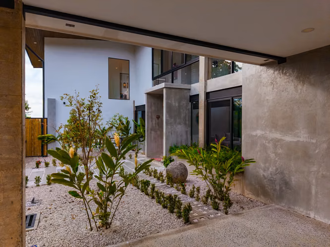 Nuevo oasis de lujo con vista al mar en Bahía Ballena, Costa Rica: 5 habitaciones, piscina infinita y vistas al atardecer. - Imagen 19