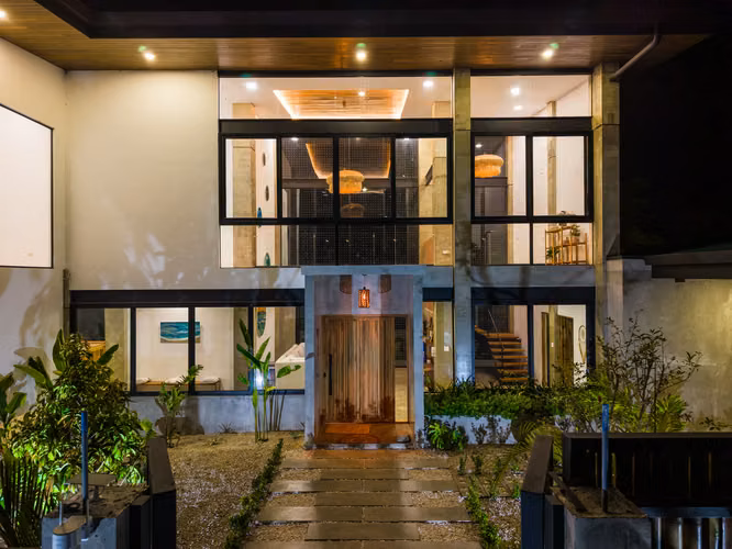 Nuevo oasis de lujo con vista al mar en Bahía Ballena, Costa Rica: 5 habitaciones, piscina infinita y vistas al atardecer. - Imagen 13