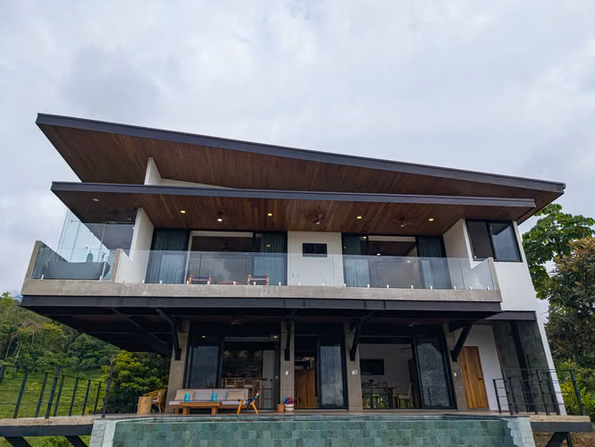 Nuevo oasis de lujo con vista al mar en Bahía Ballena, Costa Rica: 5 habitaciones, piscina infinita y vistas al atardecer. - Imagen 9
