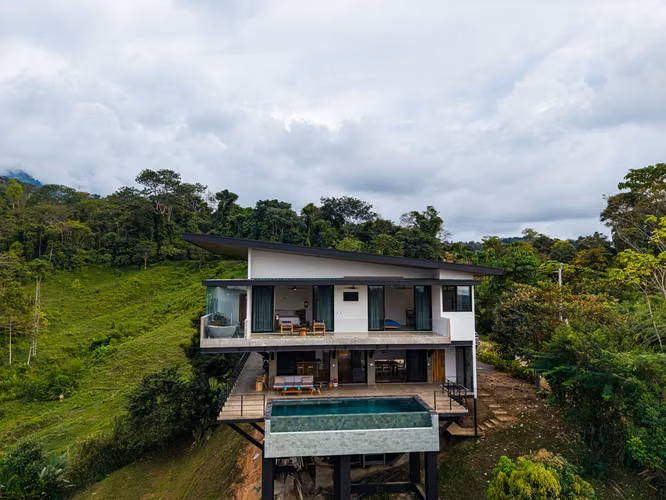 Nuevo oasis de lujo con vista al mar en Bahía Ballena, Costa Rica: 5 habitaciones, piscina infinita y vistas al atardecer. - Imagen 8