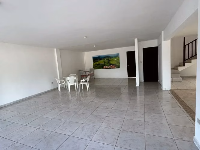 Edificio comercial en venta en Jacó | Ubicación en Plaza Boulevard | Cerca de la playa | Carretera principal - Imagen 8