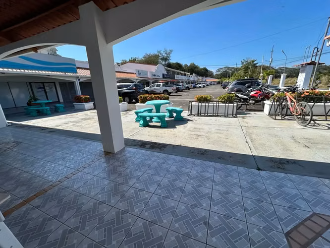 Edificio comercial en venta en Jacó | Ubicación en Plaza Boulevard | Cerca de la playa | Carretera principal - Imagen 6