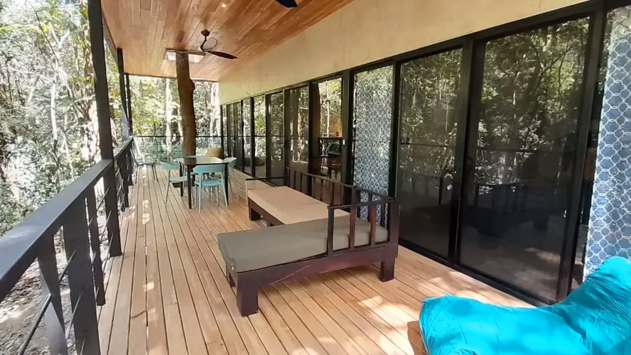 Retiro en la selva generador de ingresos, 2 casas en Santa Teresa