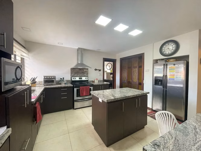 En Venta: Casa de 1 nivel en Escazu – Trejos Montealegre - Imagen 16