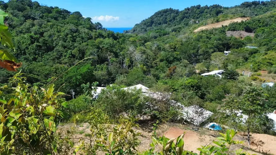 Propiedad con vista al mar en venta en una de las comunidades cerradas más exclusivas de Playa Hermosa, Jacó. - Imagen 10