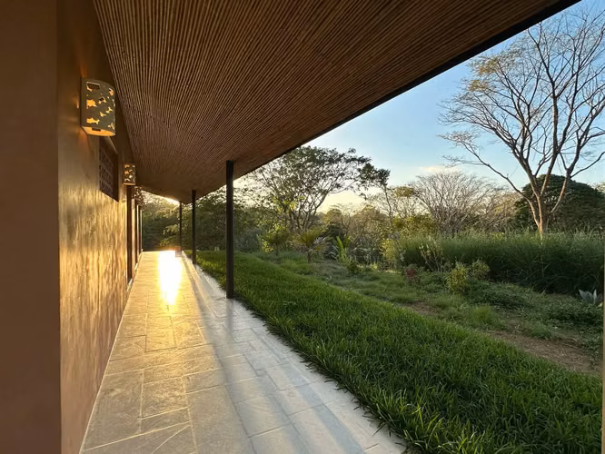Casa de 2 dormitorios en 9.700m² en una comunidad cerrada cerca de Santa Teresa con piscina