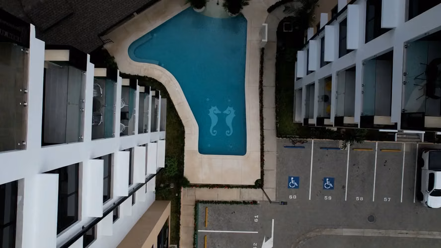 Apartamento panorámico de 2 habitaciones y 2 baños con vistas al océano y a la montaña - Imagen 18