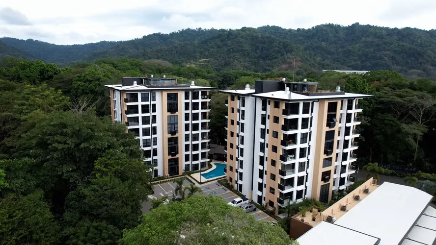 Apartamento panorámico de 2 habitaciones y 2 baños con vistas al océano y a la montaña