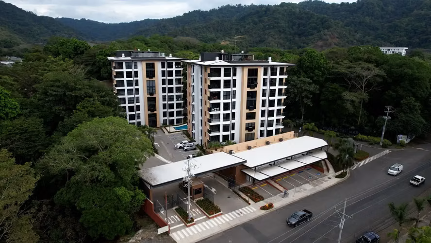 Apartamento panorámico de 2 habitaciones y 2 baños con vistas al océano y a la montaña - Imagen 4