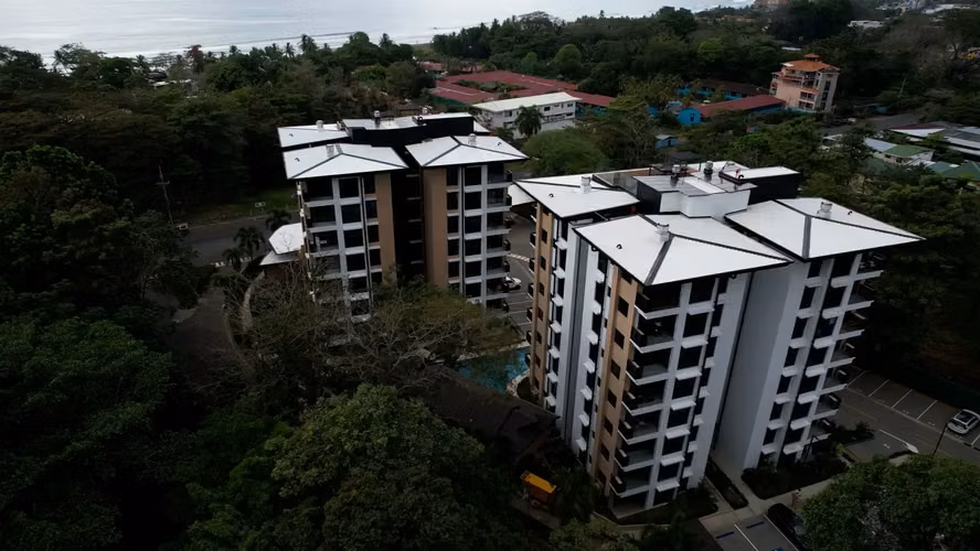 Apartamento panorámico de 2 habitaciones y 2 baños con vistas al océano y a la montaña - Imagen 10