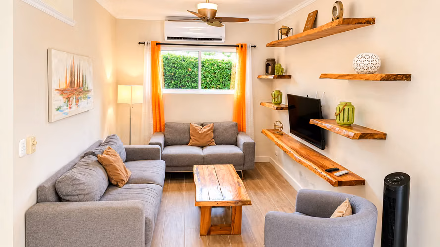 Moderna casa de 3 habitaciones en Jacó con piscina privada y ubicada en una comunidad cerrada. - Imagen 10