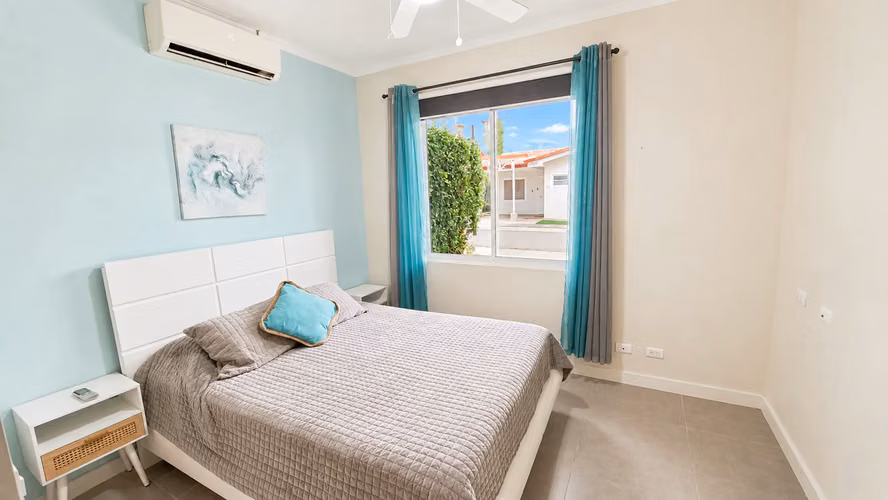 Moderna casa de 3 habitaciones en Jacó con piscina privada y ubicada en una comunidad cerrada. - Imagen 15