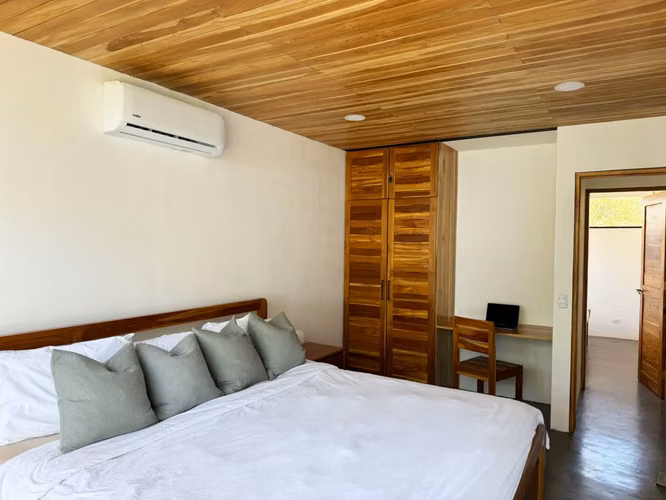 Casa moderna privada con vista al mar y piscina en Santa Teresa