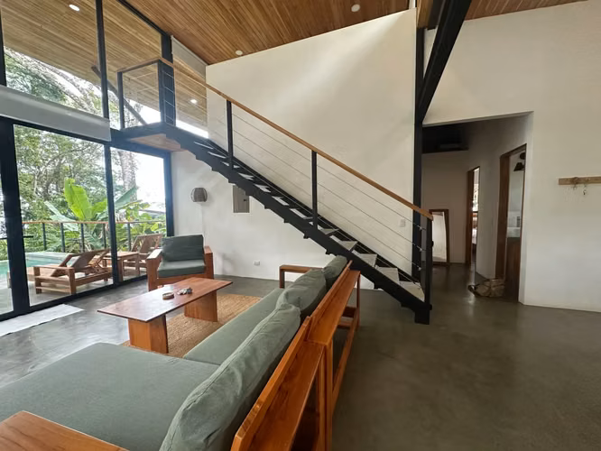 Casa moderna privada con vista al mar y piscina en Santa Teresa