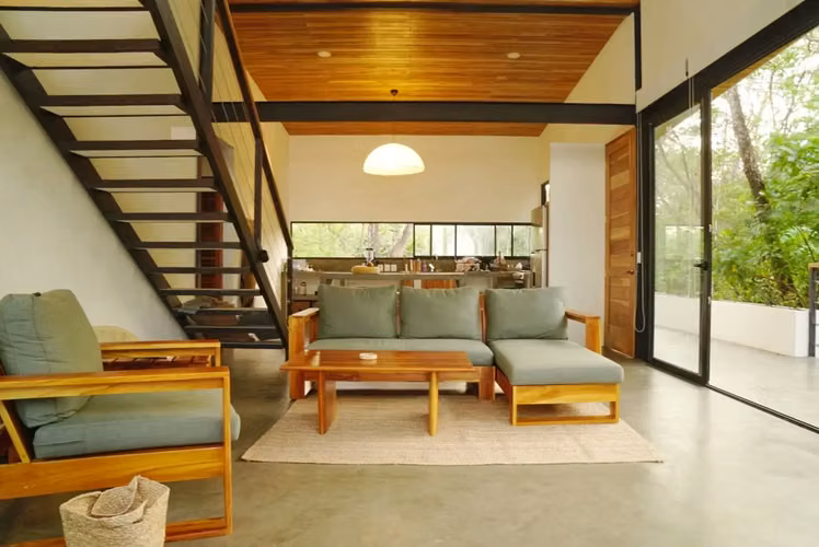 Casa moderna privada con vista al mar y piscina en Santa Teresa