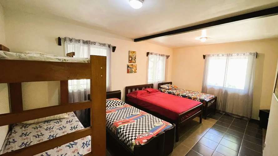 IMPRESIONANTE CASA CON PISCINA PRIVADA EN SAN MATEO, ALAJUELA