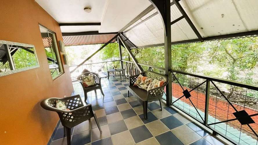 IMPRESIONANTE CASA CON PISCINA PRIVADA EN SAN MATEO, ALAJUELA