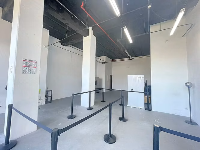 Características Descripción detallada Oficina / Local Comercial en Alquiler – Torre Paseo Colón, Ave. 1 - Imagen 3