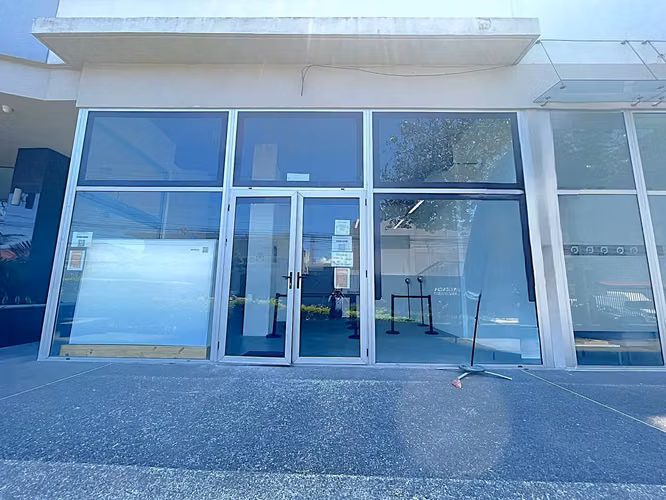 Características Descripción detallada Oficina / Local Comercial en Alquiler – Torre Paseo Colón, Ave. 1 - Imagen 2