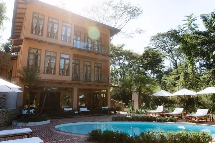 House in Hermosa with 3 Spacious 105 m² Units with Pool - Turnkey income oppportunity