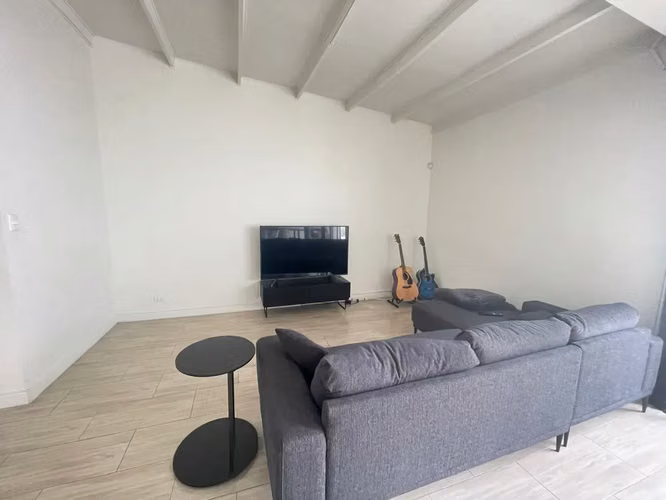 Casa independiente de 1 nivel totalmente amueblada en venta - Imagen 3