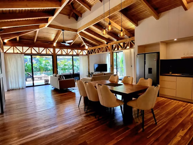 Moderna Villa junto al mar a pasos de las prístinas playas de arena blanca de Mal País – $1,200,000 - Imagen 6