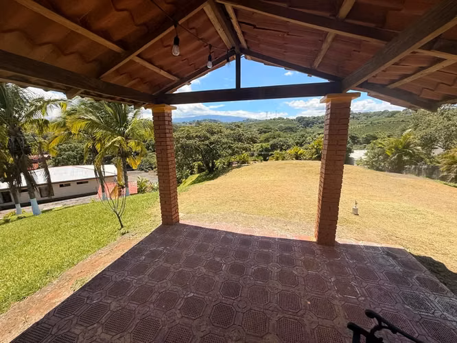 Encantadoras Villas de 2 y 3 Dormitorios con Amplios Jardines y Vistas a la Montaña en Poás - Imagen 18