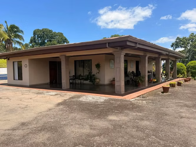 Encantadoras Villas de 2 y 3 Dormitorios con Amplios Jardines y Vistas a la Montaña en Poás - Imagen 6