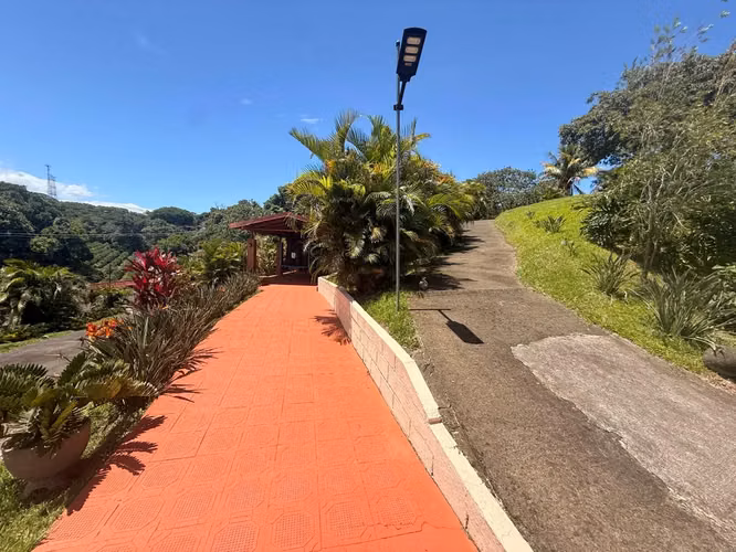 Encantadoras Villas de 2 y 3 Dormitorios con Amplios Jardines y Vistas a la Montaña en Poás - Imagen 9