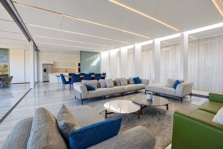 VENTA Y ALQUILER / Villa de lujo moderna en Costa Rica: Oasis de 5 habitaciones y 5 baños con piscina infinita y vistas panorámicas, Santa Ana, San José  - Imagen 8