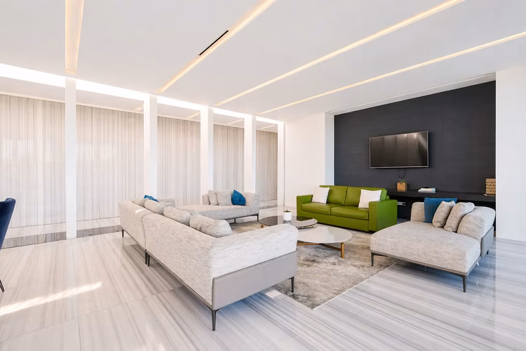 VENTA Y ALQUILER / Villa de lujo moderna en Costa Rica: Oasis de 5 habitaciones y 5 baños con piscina infinita y vistas panorámicas, Santa Ana, San José  - Imagen 7