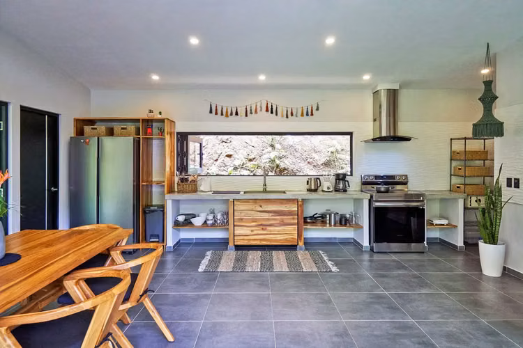 Casa llave en mano con piscina privada y vistas a la jungla en Santa Teresa - Imagen 6