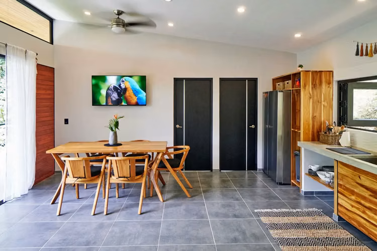 Casa llave en mano con piscina privada y vistas a la jungla en Santa Teresa - Imagen 7