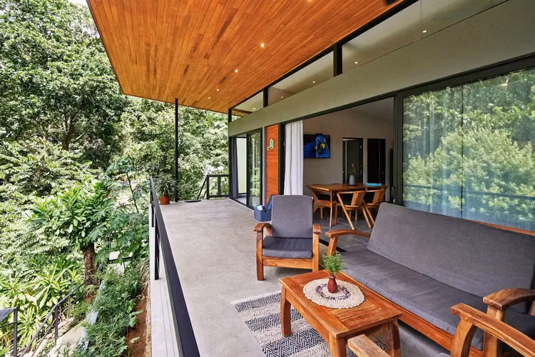 Casa llave en mano con piscina privada y vistas a la jungla en Santa Teresa - Imagen 18