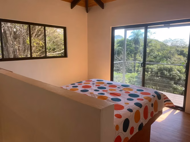 Casa de 2 dormitorios con piscina con potencial de expansión: un santuario con estilo en Delicias, cerca de Montezuma. - Imagen 16