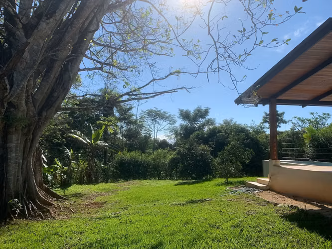 Casa de 2 dormitorios con piscina con potencial de expansión: un santuario con estilo en Delicias, cerca de Montezuma. - Imagen 4