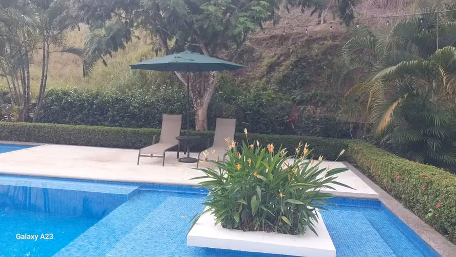 Excelente Lote de 131m2 en Hacienda Verde Jacó Comunidad Cerrada, Jacó, Costa Rica - Imagen 1