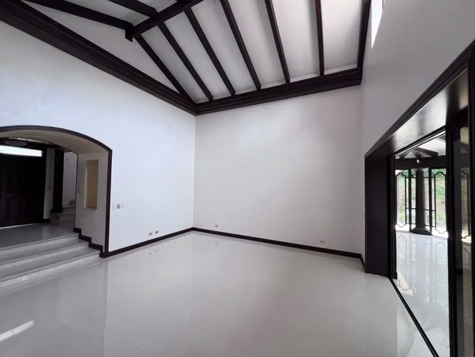Luxury Estate in Hacienda Lindora, Santa Ana