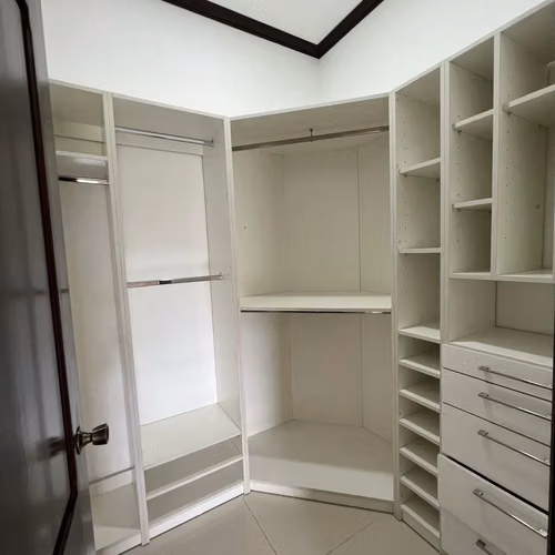 Moderna casa de lujo en Colinas de Montealegre: amplia propiedad de 4 dormitorios y 3.5 baños - Imagen 19