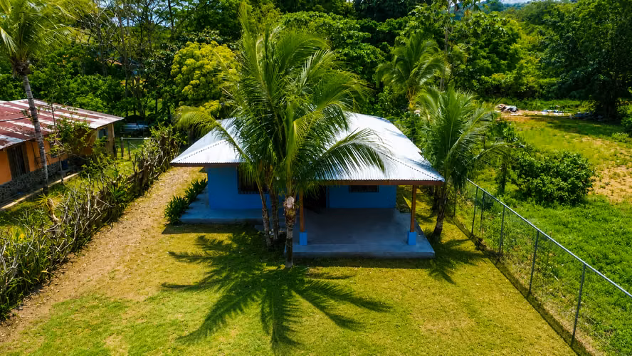 Practical house in Quebrada Amarilla with large land