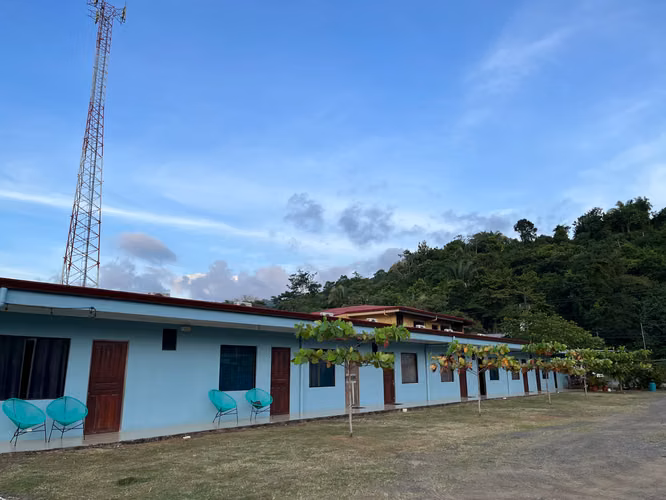 Oportunidad Única: Hotel Boutique en Playa Herradura con Piscina & Restaurante - Imagen 2