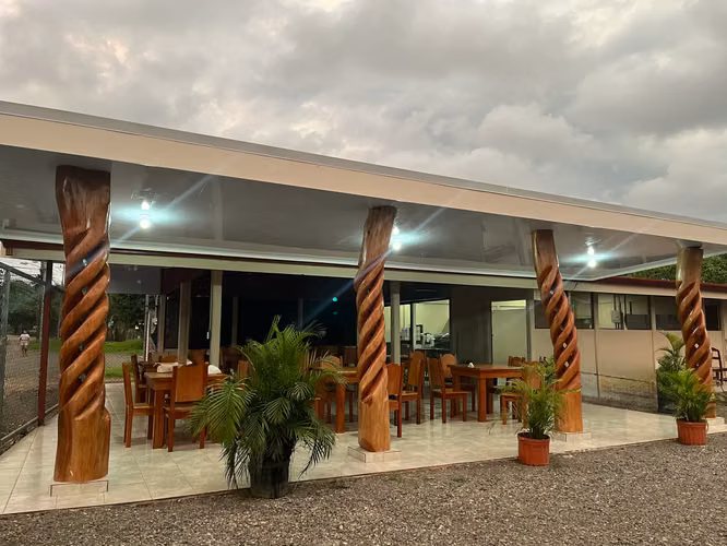 Oportunidad Única: Hotel Boutique en Playa Herradura con Piscina & Restaurante - Imagen 5