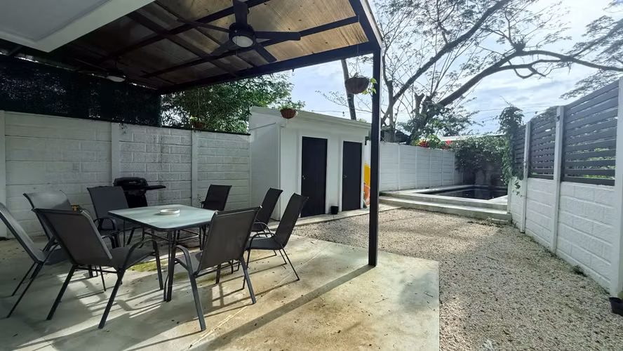 Casa de lujo de 4 dormitorios con vistas a la montaña en Playa Hermosa - Imagen 12