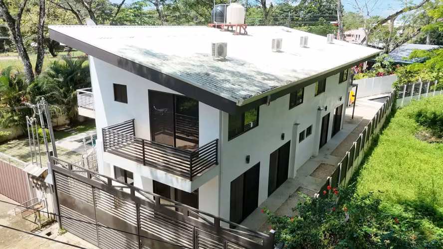 Casa de lujo de 4 dormitorios con vistas a la montaña en Playa Hermosa - Imagen 4