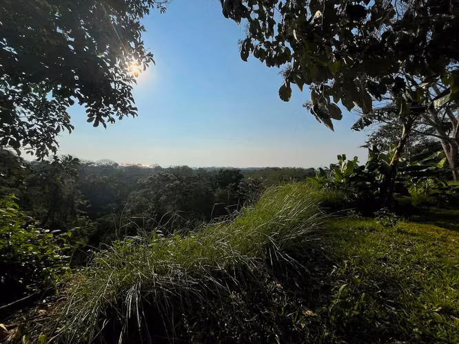 Lote de 6,300m² con hermosas vistas al valle, al mar y al atardecer cerca de Playa Hermosa - Imagen 4